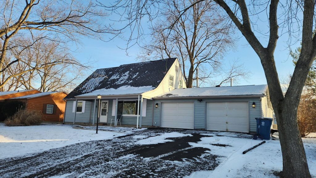 Photo of 723 Fox River Road, Valparaiso, IN 46385 (MLS # 832406)
