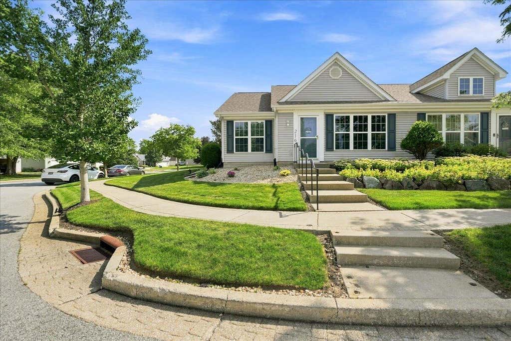 Photo of 216 Dundee Street, Valparaiso, IN 46385 (MLS # 843464)