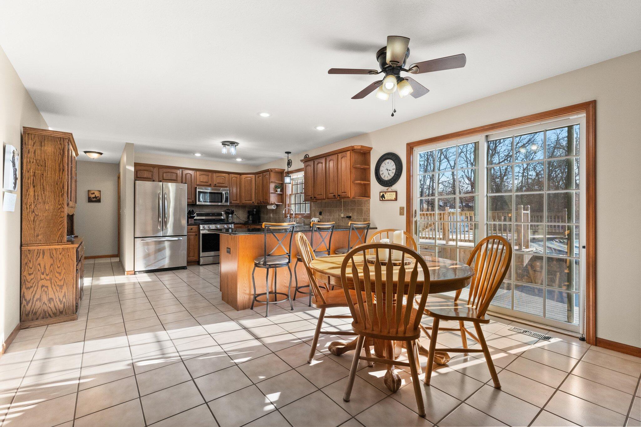 Demotte, Indiana 46310, United States, 3 Bedrooms Bedrooms, ,4 BathroomsBathrooms,Residential,Pending,82782