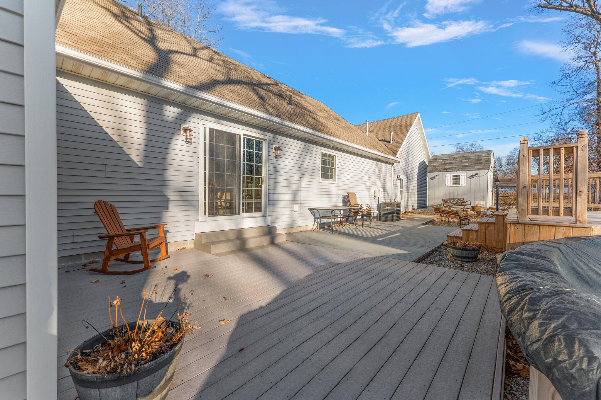 Demotte, Indiana 46310, United States, 3 Bedrooms Bedrooms, ,4 BathroomsBathrooms,Residential,Pending,82782