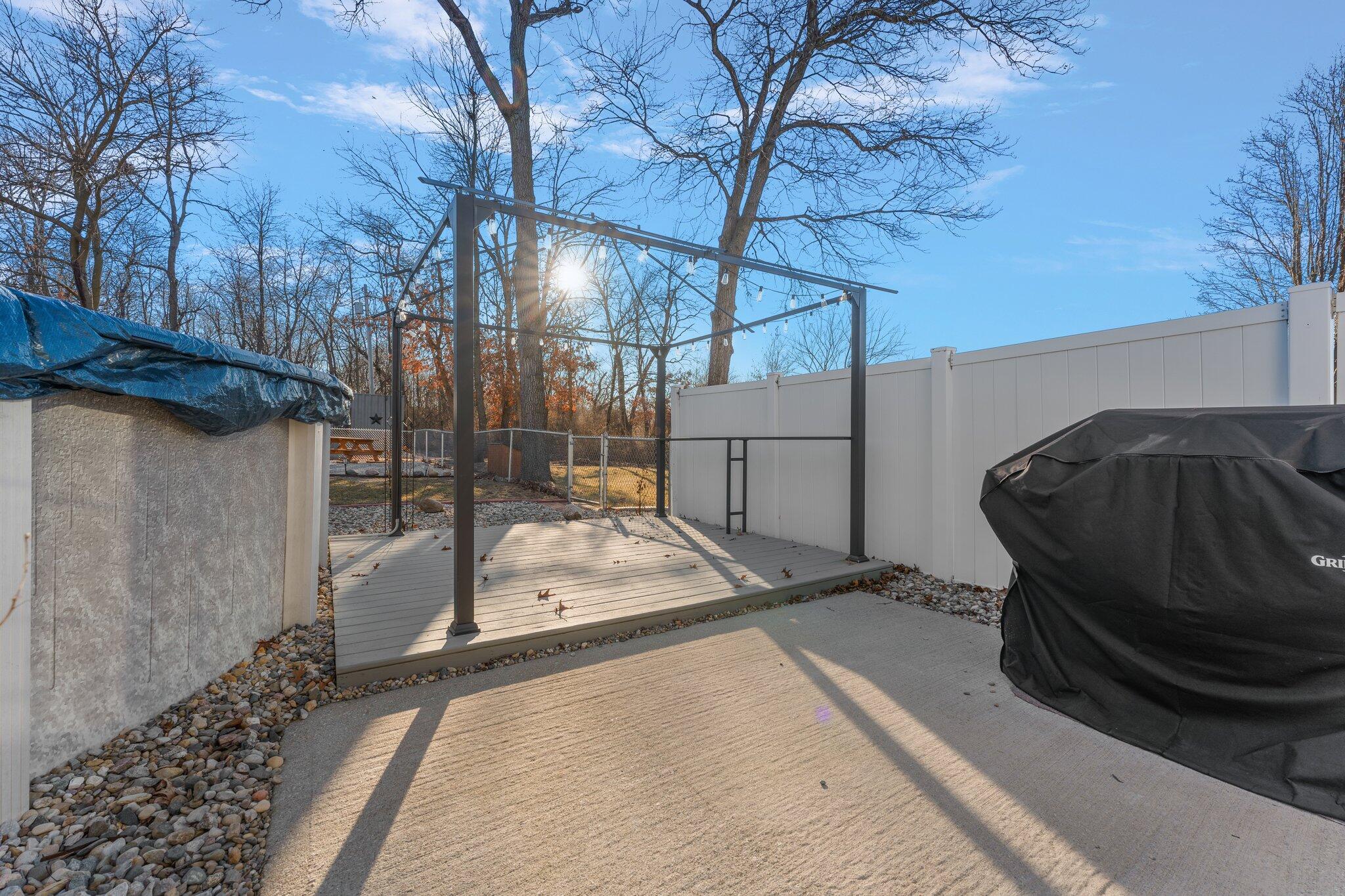 Demotte, Indiana 46310, United States, 3 Bedrooms Bedrooms, ,4 BathroomsBathrooms,Residential,Pending,82782