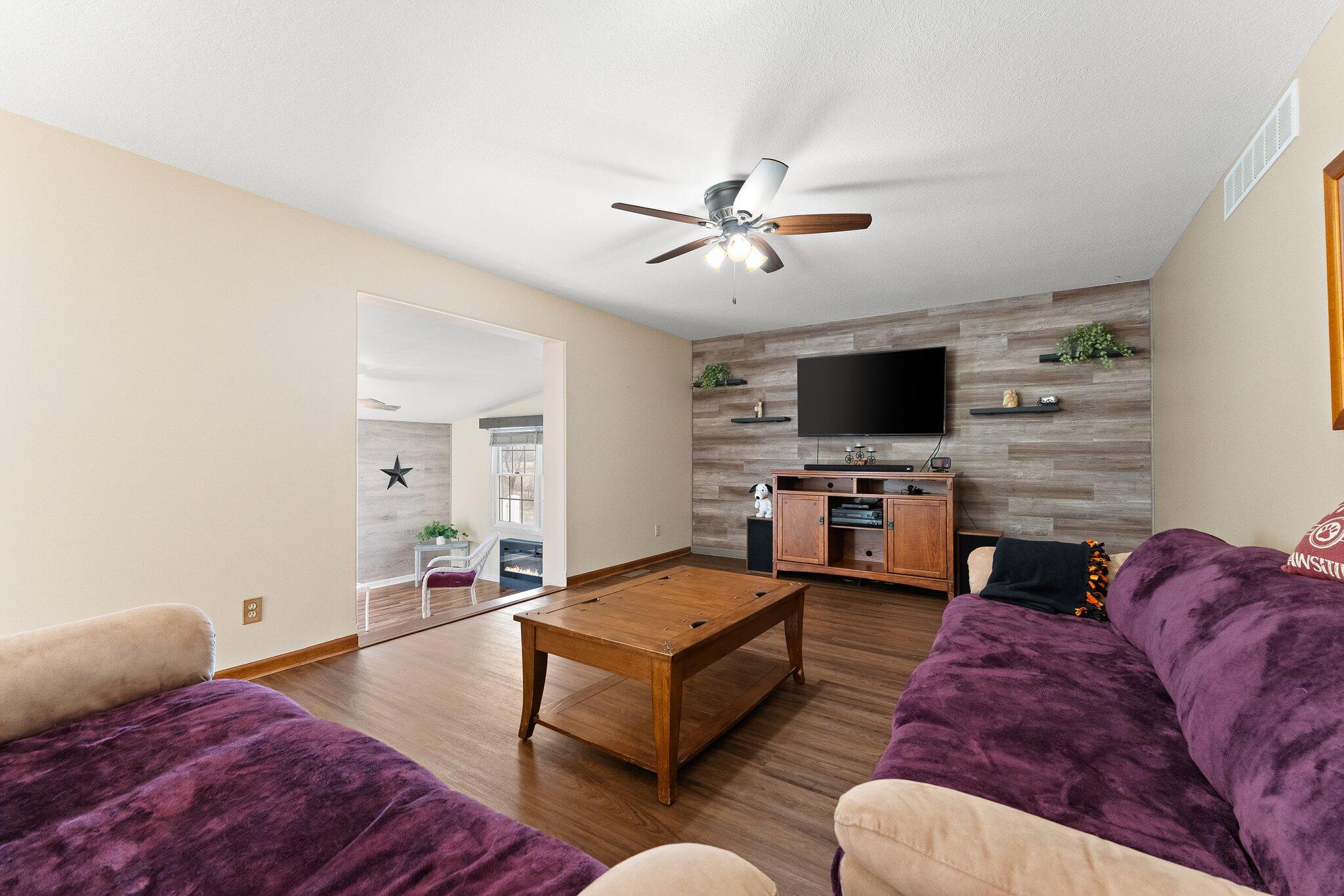 Demotte, Indiana 46310, United States, 3 Bedrooms Bedrooms, ,4 BathroomsBathrooms,Residential,Pending,82782