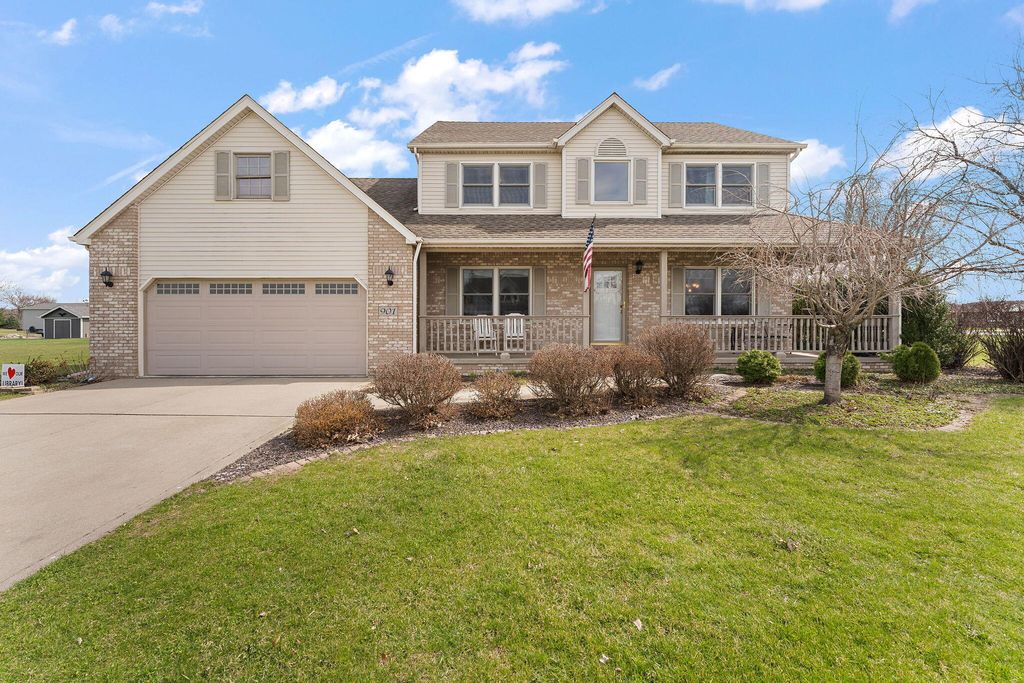 Photo of 901 Bernie Court, Chesterton, IN 46304 (MLS # 836403)