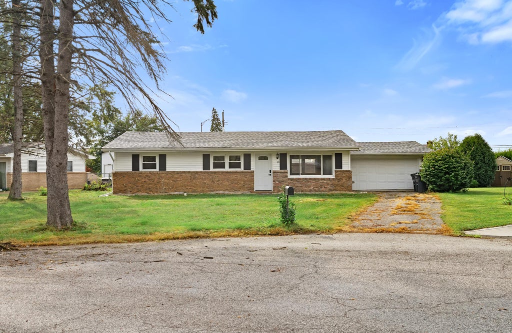 Photo of 20 Elm Avenue, Hobart, IN 46342 (MLS # 845632)