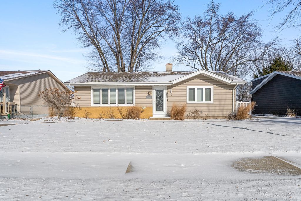 Photo of 3519 45th Street, Highland, IN 46322 (MLS # 832809)