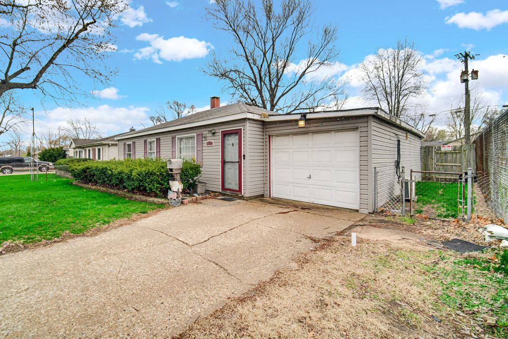 Photo of 4171 W 39th Avenue, Hobart, IN 46342 (MLS # 838574)