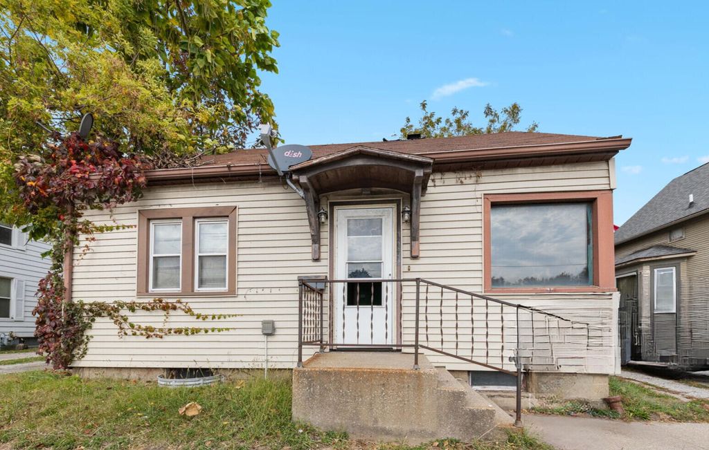 Photo of 317 E Lincolnway, La Porte, IN 46350 (MLS # 834176)