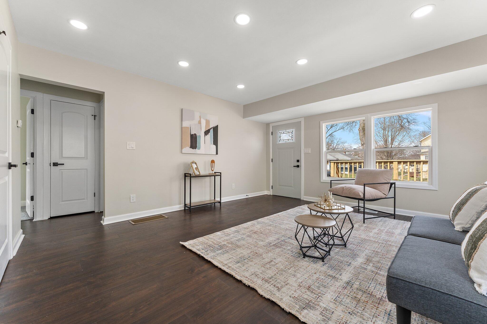 Griffith, Indiana 46319, United States, 3 Bedrooms Bedrooms, ,2 BathroomsBathrooms,Residential,Pending,127575