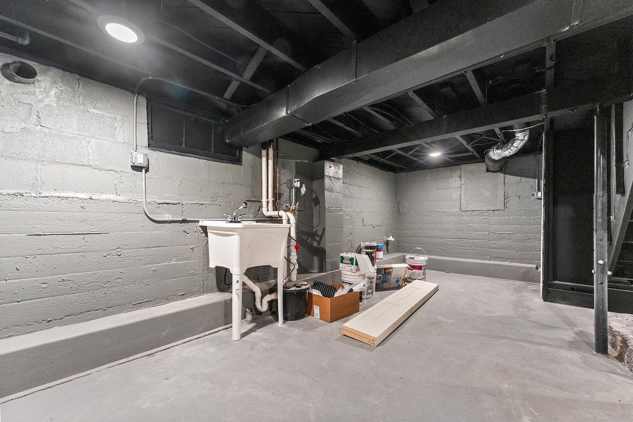 Griffith, Indiana 46319, United States, 3 Bedrooms Bedrooms, ,2 BathroomsBathrooms,Residential,Pending,127575