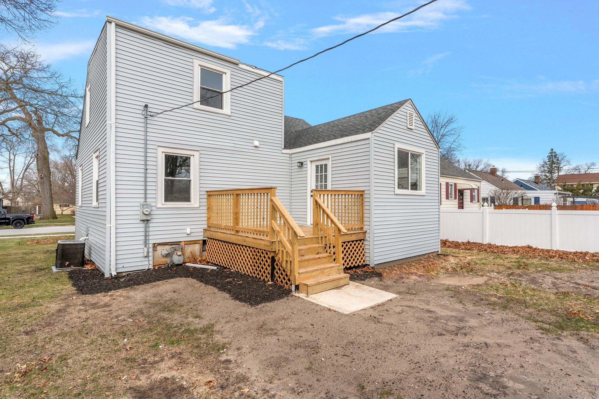 Griffith, Indiana 46319, United States, 3 Bedrooms Bedrooms, ,2 BathroomsBathrooms,Residential,Pending,127575