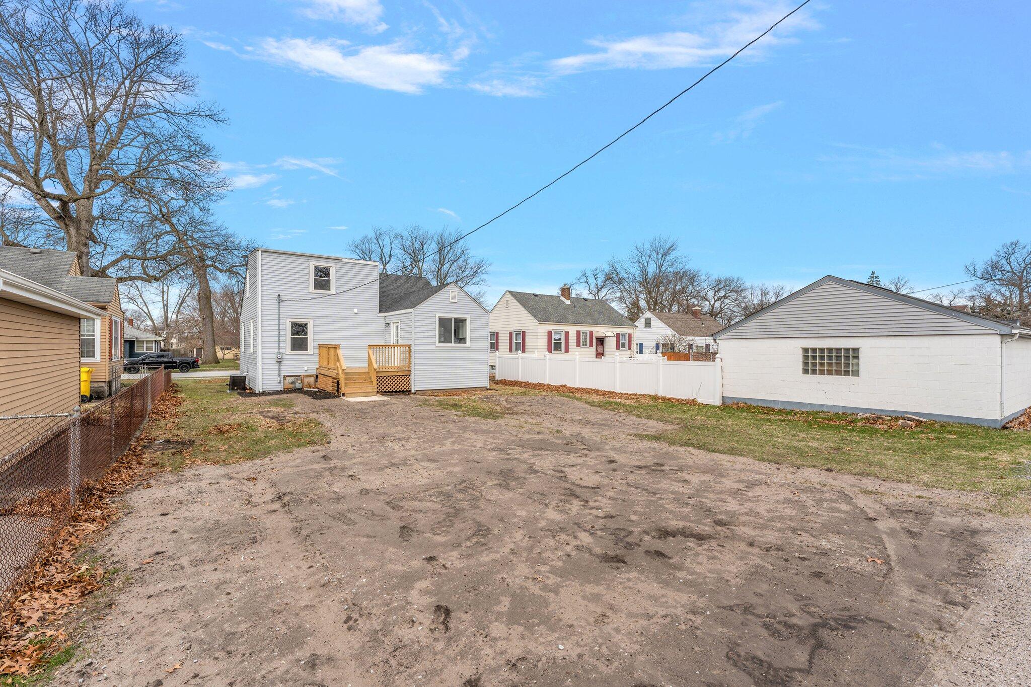 Griffith, Indiana 46319, United States, 3 Bedrooms Bedrooms, ,2 BathroomsBathrooms,Residential,Pending,127575