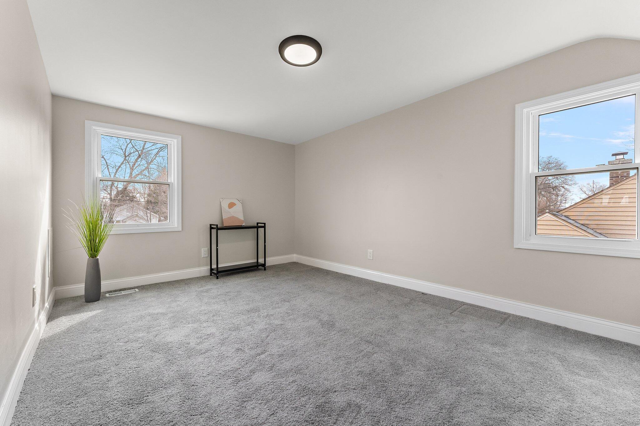 Griffith, Indiana 46319, United States, 3 Bedrooms Bedrooms, ,2 BathroomsBathrooms,Residential,Pending,127575