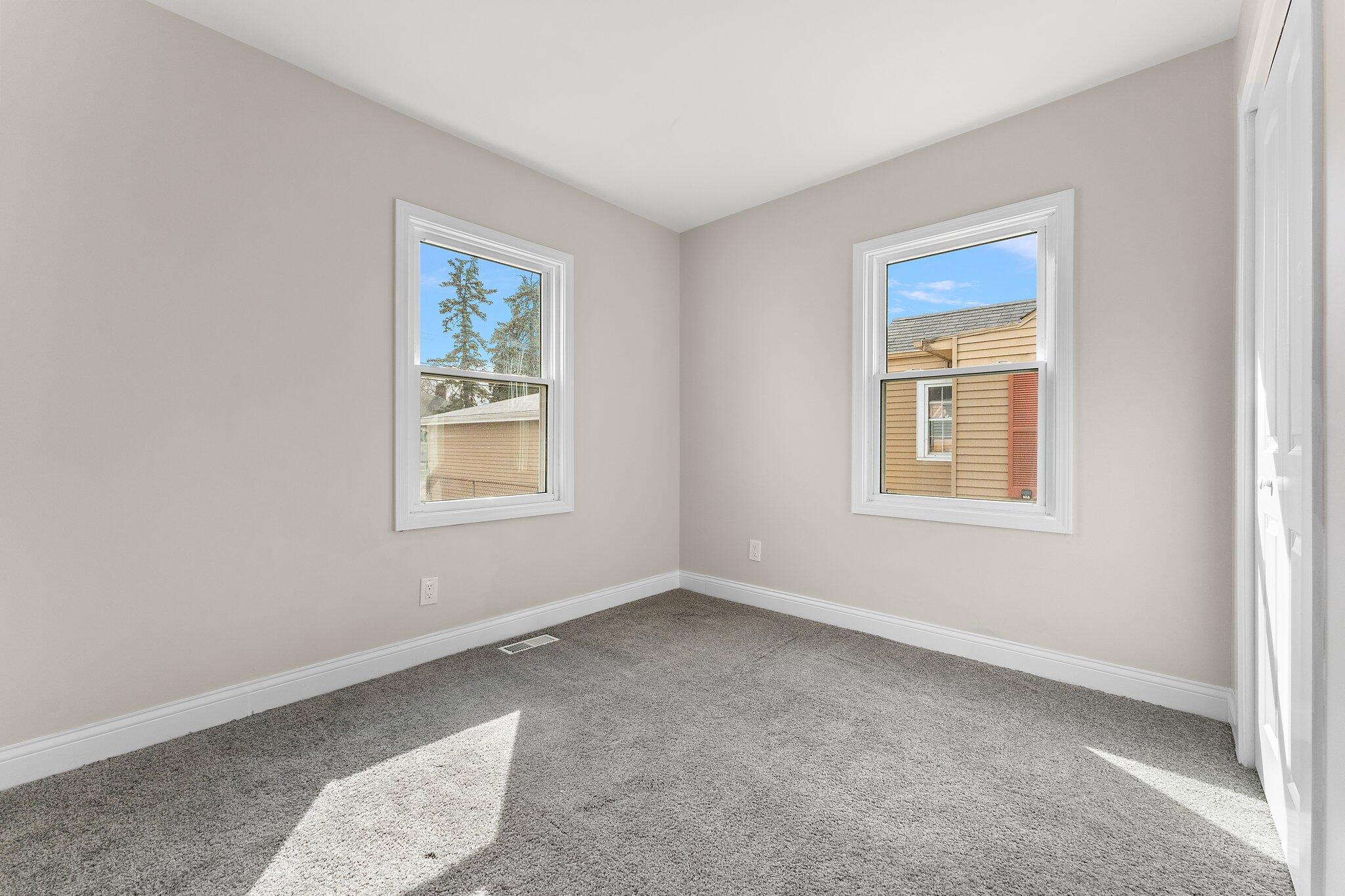 Griffith, Indiana 46319, United States, 3 Bedrooms Bedrooms, ,2 BathroomsBathrooms,Residential,Pending,127575