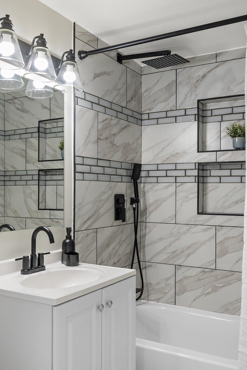 Griffith, Indiana 46319, United States, 3 Bedrooms Bedrooms, ,2 BathroomsBathrooms,Residential,Pending,127575