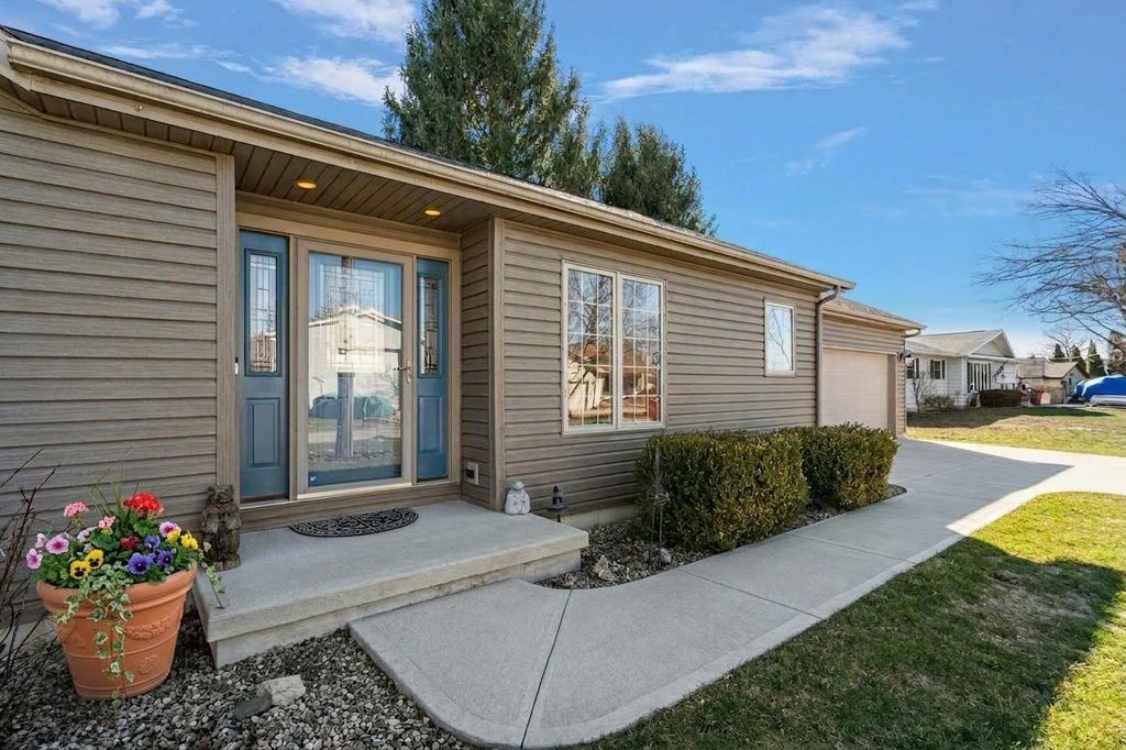 Photo of 4100 East Drive, Knox, IN 46534 (MLS # 835264)