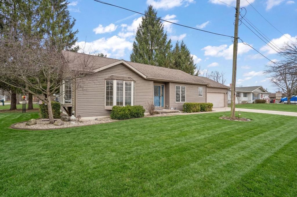 Photo of 4100 East Drive, Knox, IN 46534 (MLS # 835264)