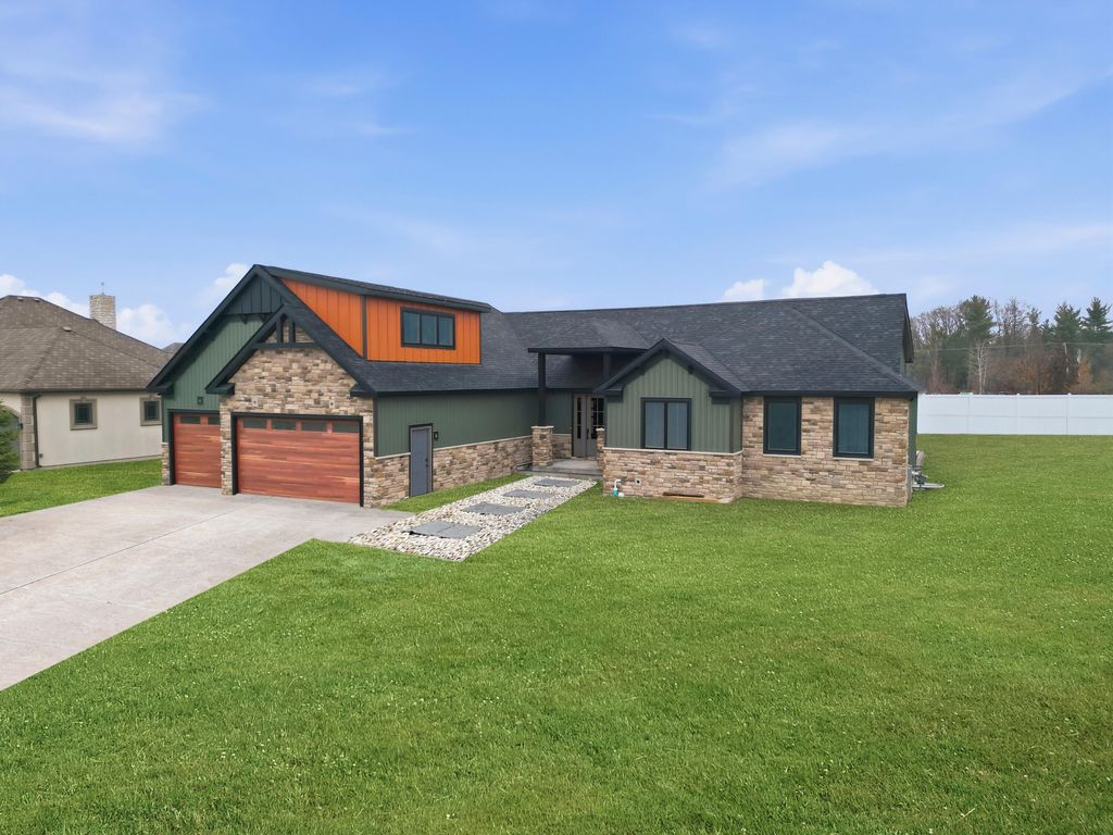 Photo of 7342 Brookhaven Drive, Crown Point, IN 46307 (MLS # 831329)