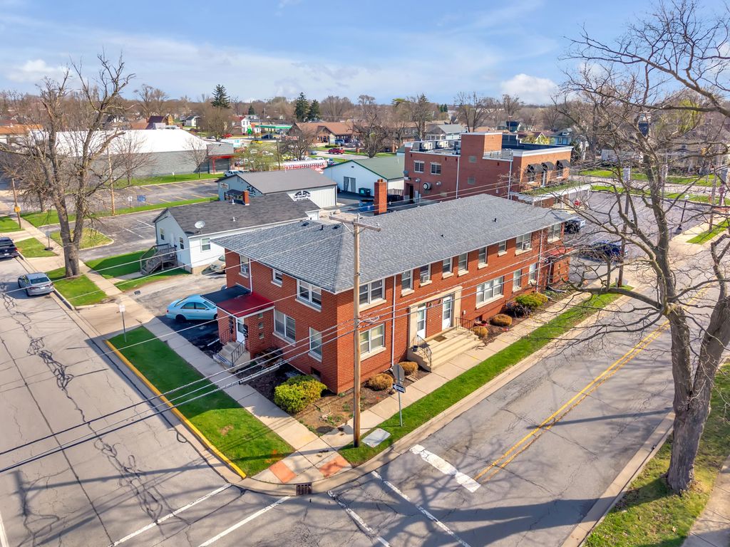 Photo of 182 W North Street, Crown Point, IN 46307 (MLS # 837975)