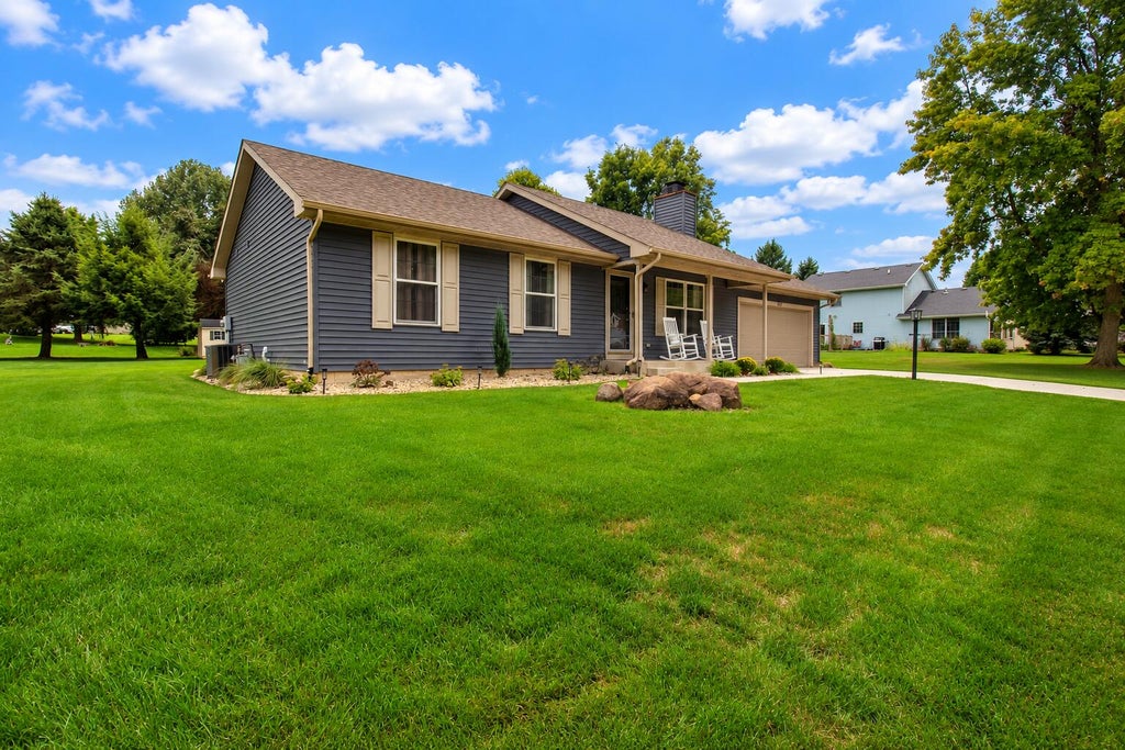 Photo of 33724 Woodmont Ridge Drive, New Carlisle, IN 46552 (MLS # 846240)