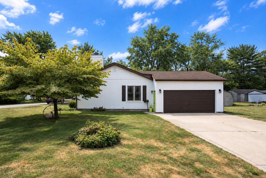 Photo of 802 S Rose Avenue, Kouts, IN 46347 (MLS # 845376)