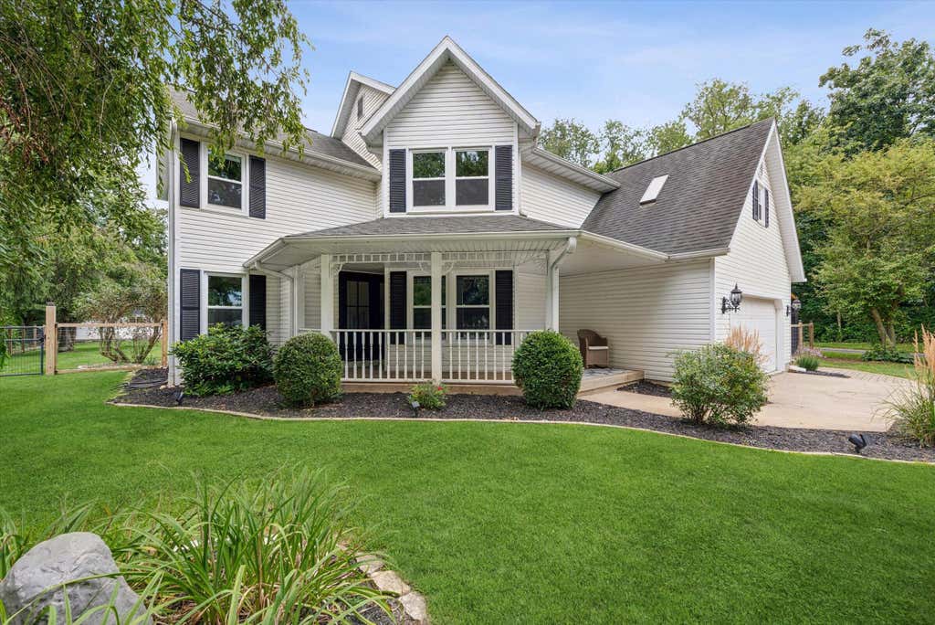 Photo of 771 Chester Drive, Hebron, IN 46341 (MLS # 843581)