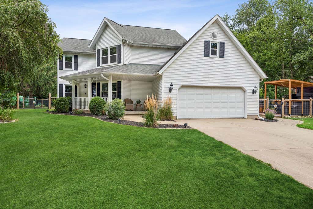 Photo of 771 Chester Drive, Hebron, IN 46341 (MLS # 843581)