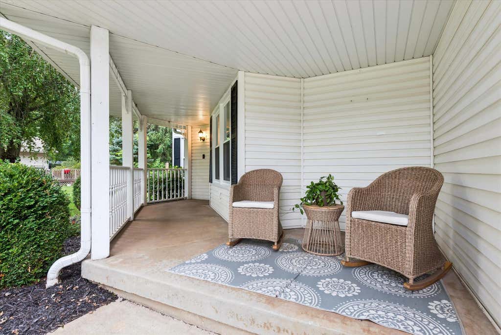 Photo of 771 Chester Drive, Hebron, IN 46341 (MLS # 843581)