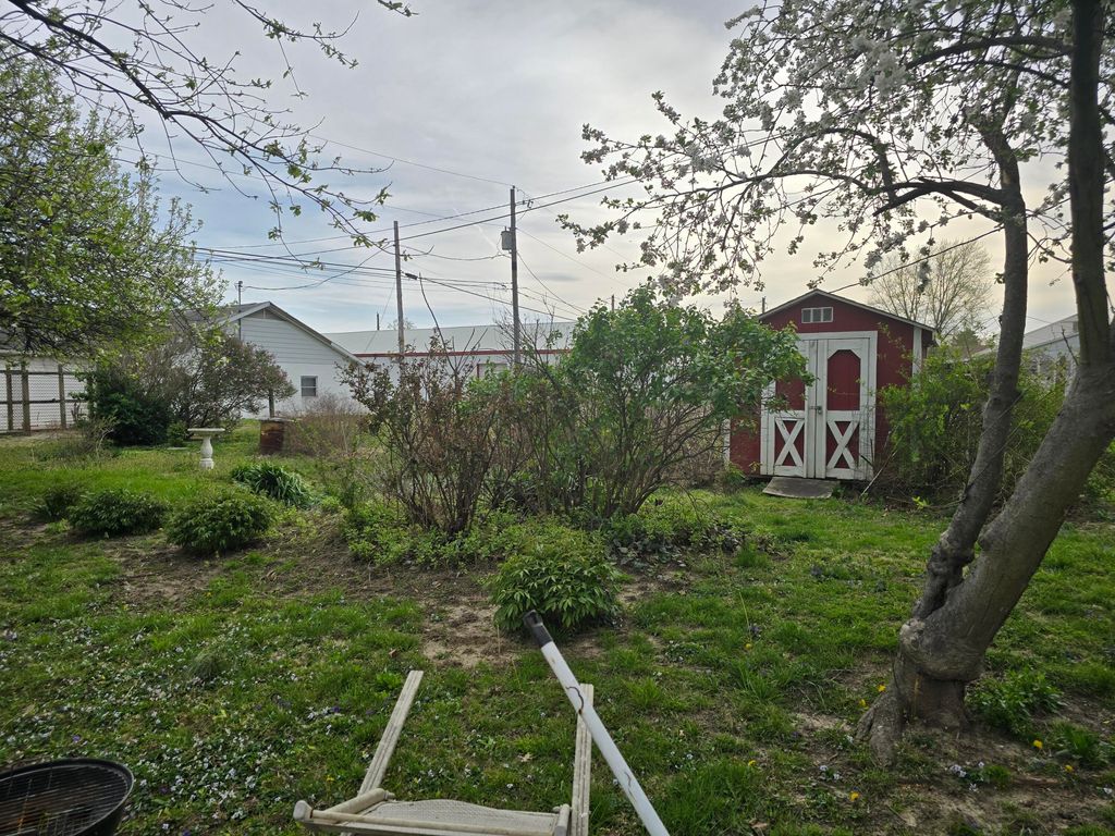 Photo of 624 W 6th Street, Mount Vernon, IN 47620 (MLS # 836389)