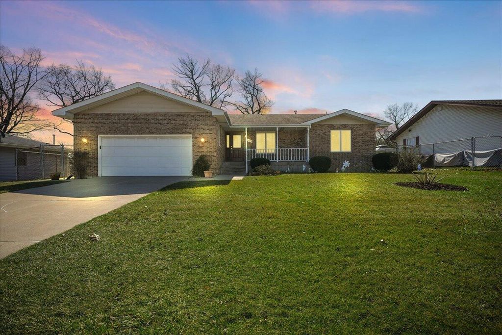 Photo of 1125 Woodhollow Drive, Schererville, IN 46375 (MLS # 835396)