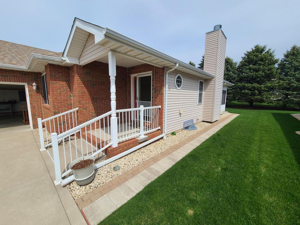 Photo of 868 Clearwater Cove W, Crown Point, IN 46307 (MLS # 836802)