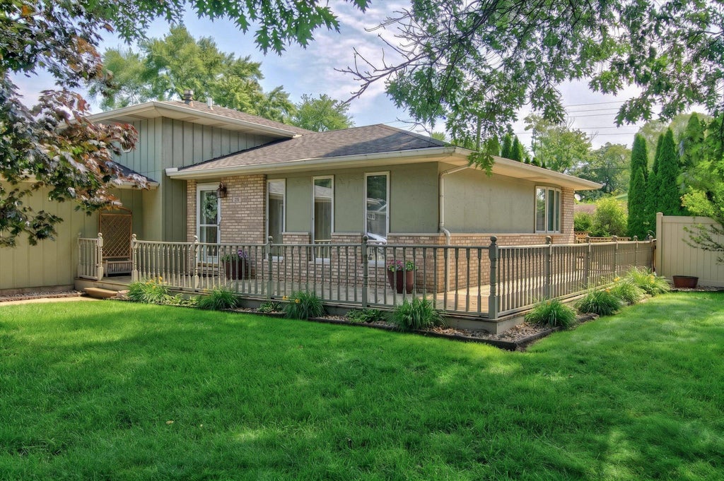 Photo of 321 N True Street, Griffith, IN 46319 (MLS # 841282)