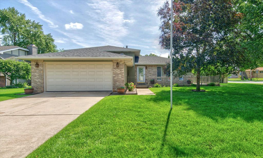 Photo of 321 N True Street, Griffith, IN 46319 (MLS # 841282)