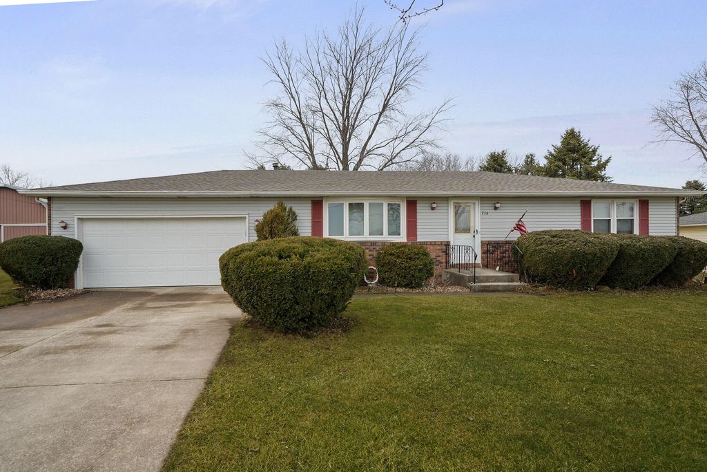 Photo of 756 S 375 W, Hebron, IN 46341 (MLS # 834065)