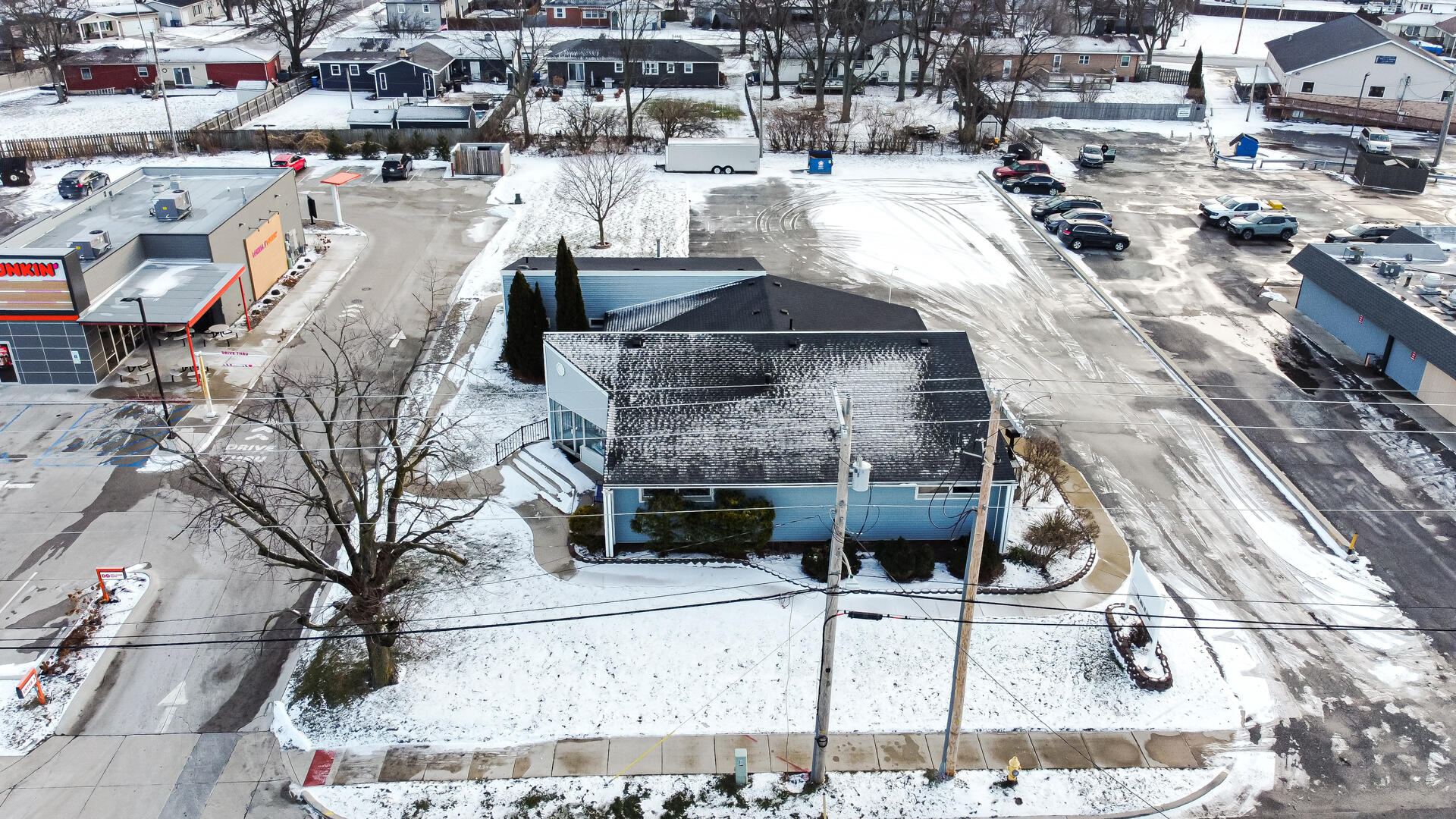 1642 E Commercial Avenue