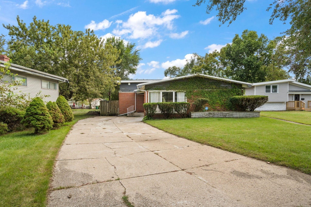 Photo of 7001 Ash Place, Gary, IN 46403 (MLS # 845959)