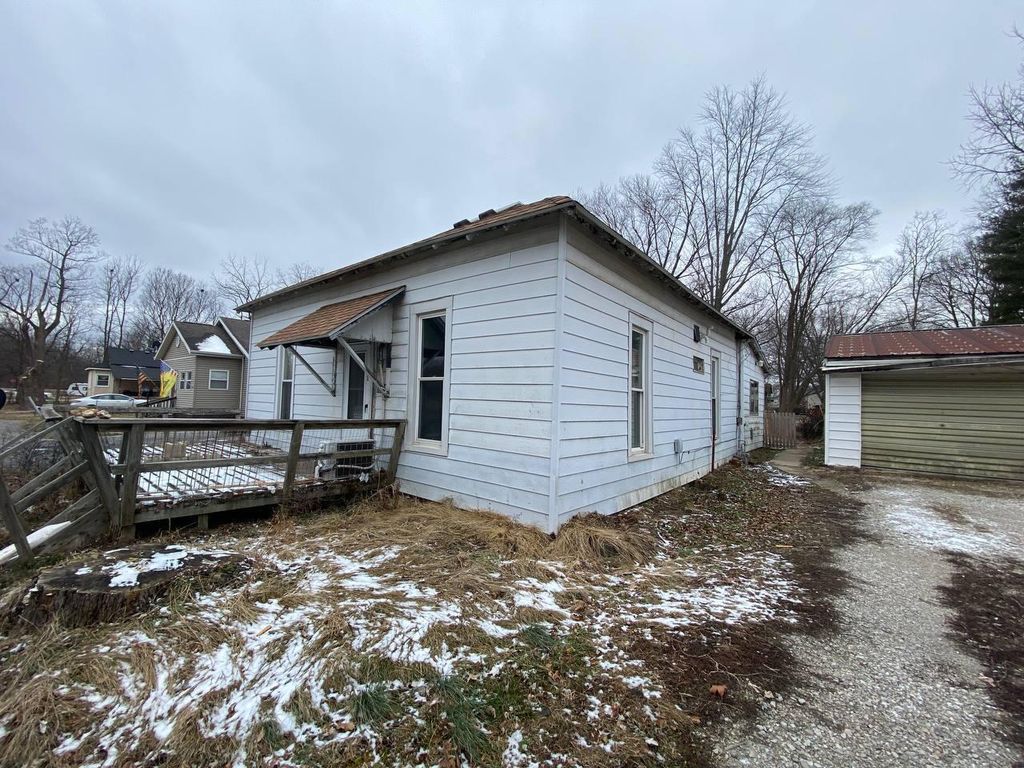 Photo of 202 Race Street, Waynetown, IN 47990 (MLS # 833253)