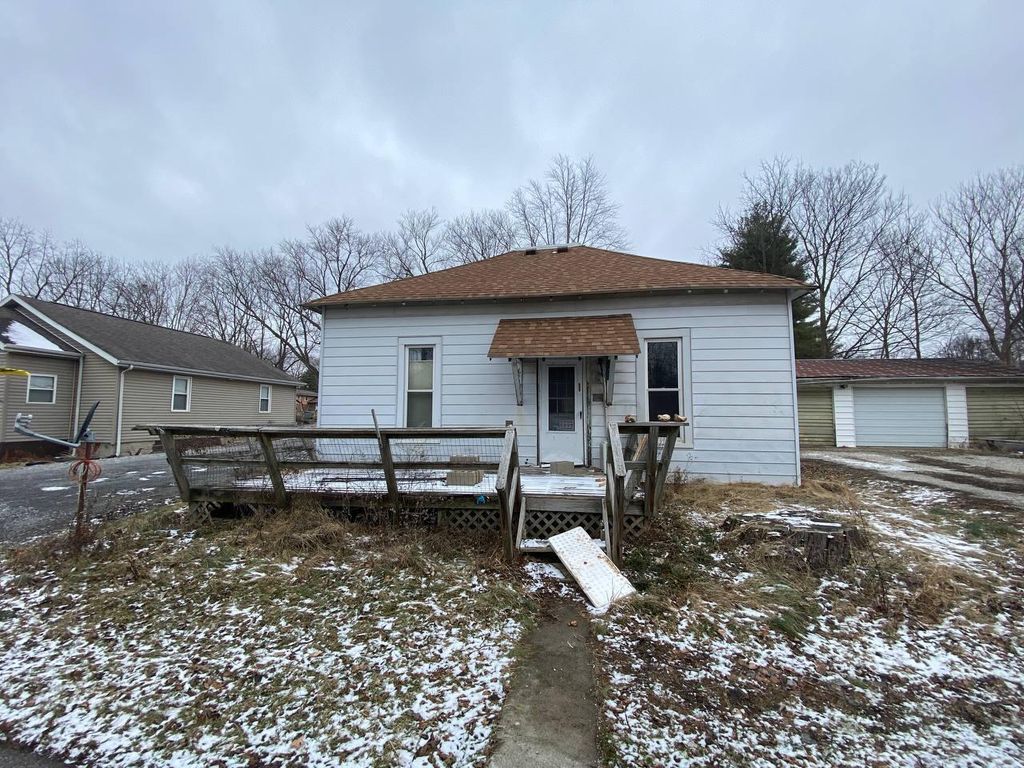 Photo of 202 Race Street, Waynetown, IN 47990 (MLS # 833253)