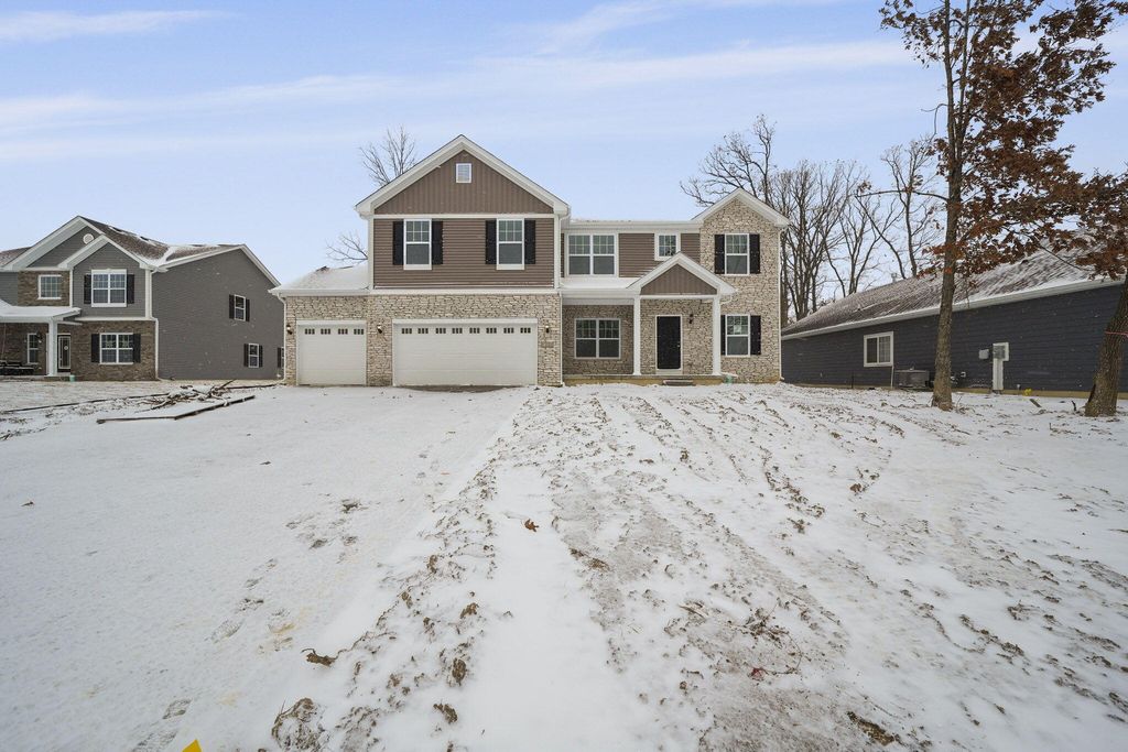 Photo of 22 Levanno Drive, Crown Point, IN 46307 (MLS # 833481)