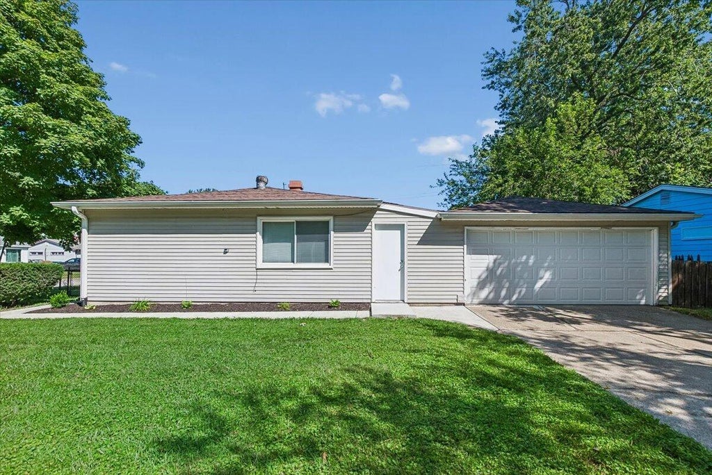 Photo of 6423 Missouri Court, Hammond, IN 46323 (MLS # 844889)