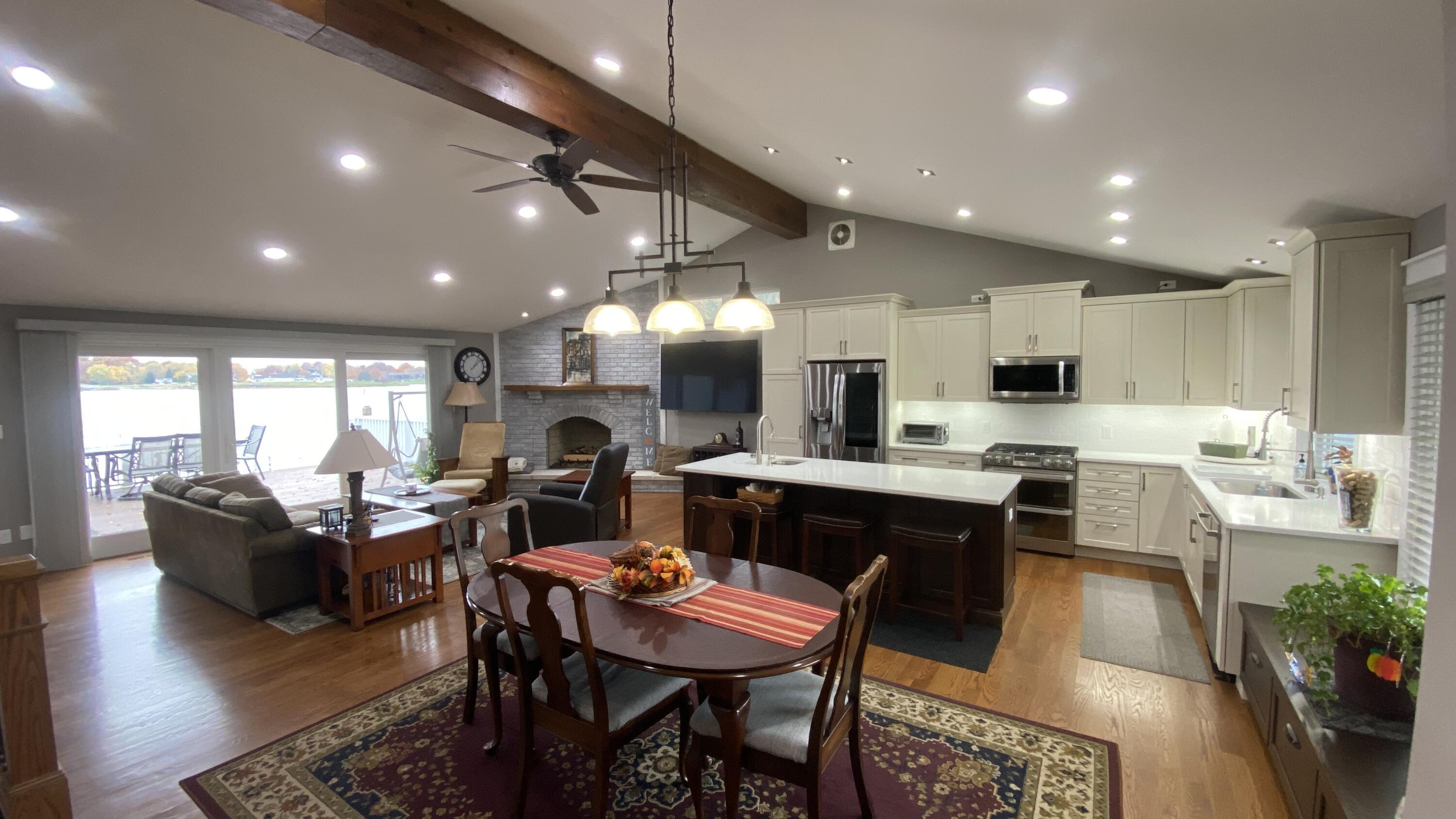 1728 Beachview Court