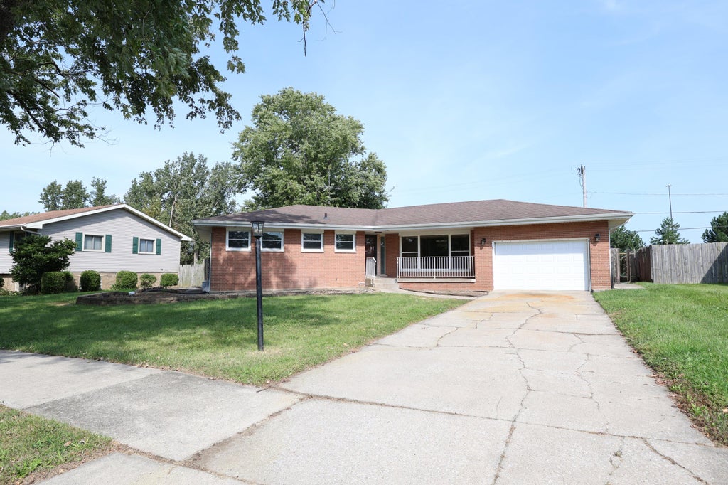 Photo of 7815 Carolina Place, Merrillville, IN 46410 (MLS # 844909)