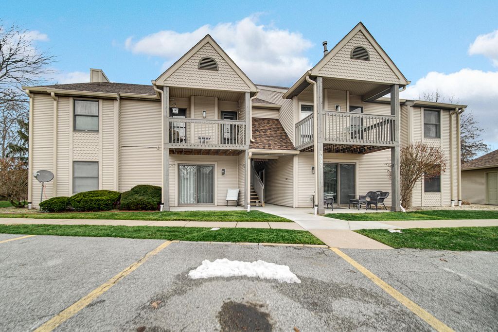 Photo of 3603 Timberbridge Drive #E, Valparaiso, IN 46383 (MLS # 834669)