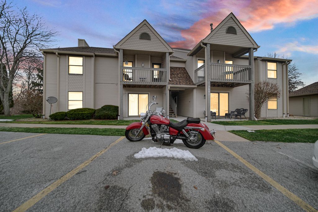 Photo of 3603 Timberbridge Drive #E, Valparaiso, IN 46383 (MLS # 834669)