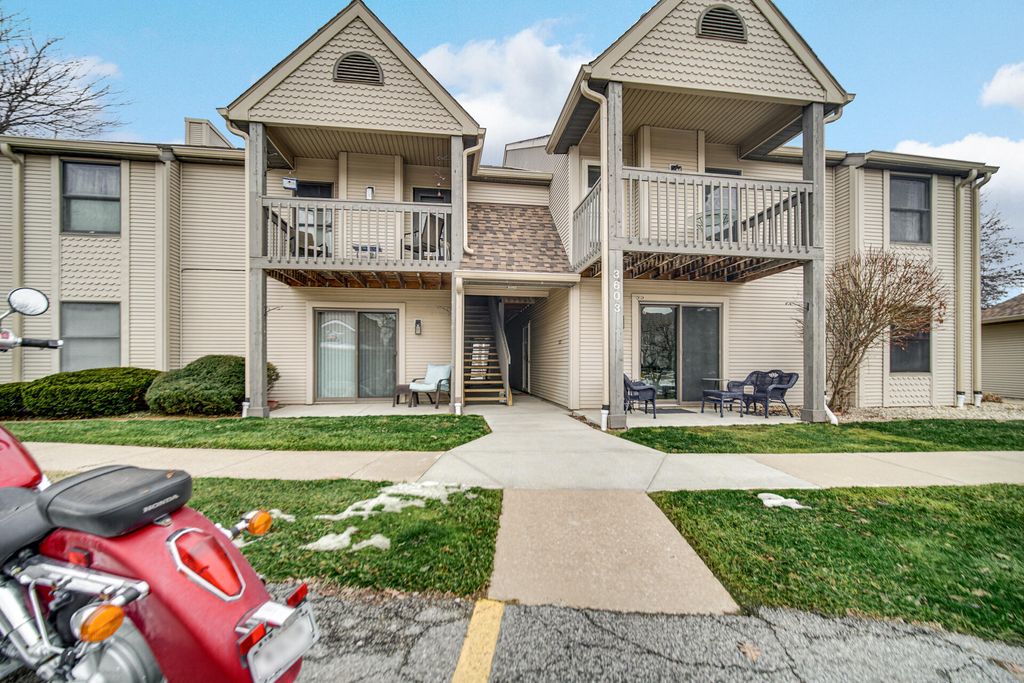 Photo of 3603 Timberbridge Drive #E, Valparaiso, IN 46383 (MLS # 834669)