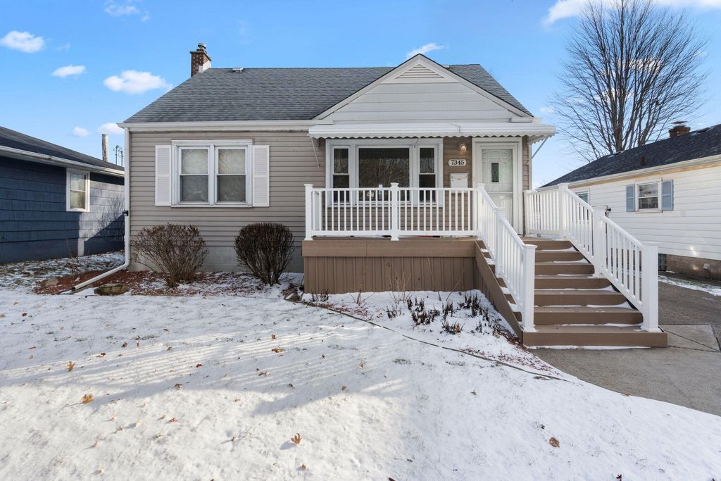 Photo of 7345 Woodmar Avenue, Hammond, IN 46323 (MLS # 832293)