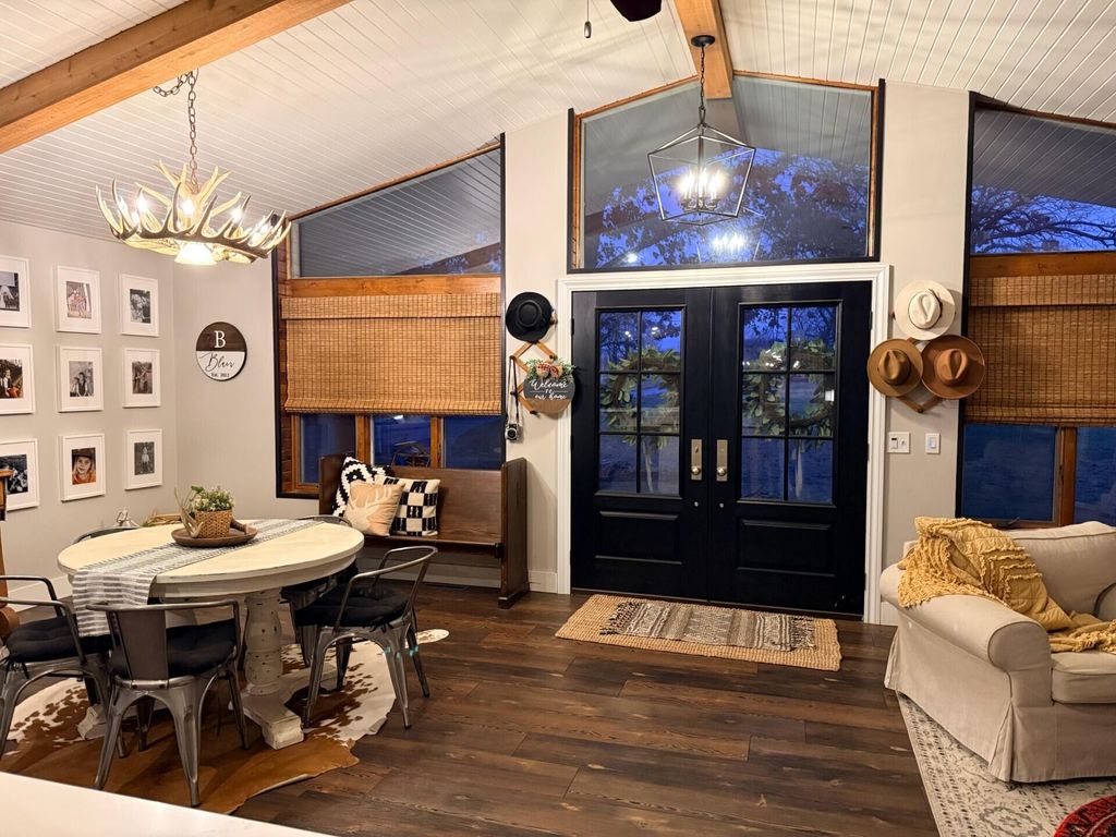 Photo of 772 W 900 S, Hebron, IN 46341 (MLS # 832256)