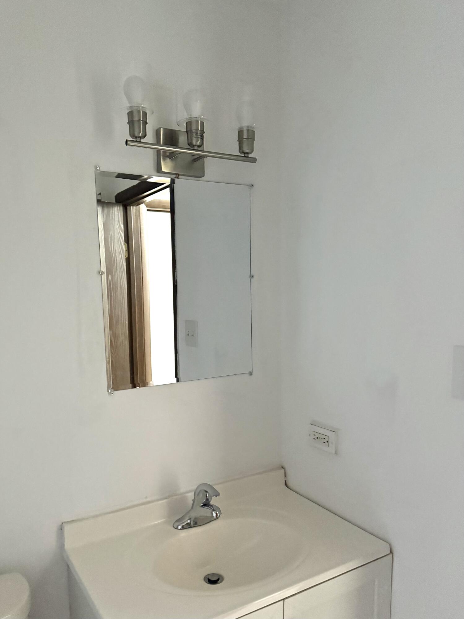 Schererville, Indiana 46375, United States, 2 Bedrooms Bedrooms, ,1 BathroomBathrooms,Residential,Active,133124