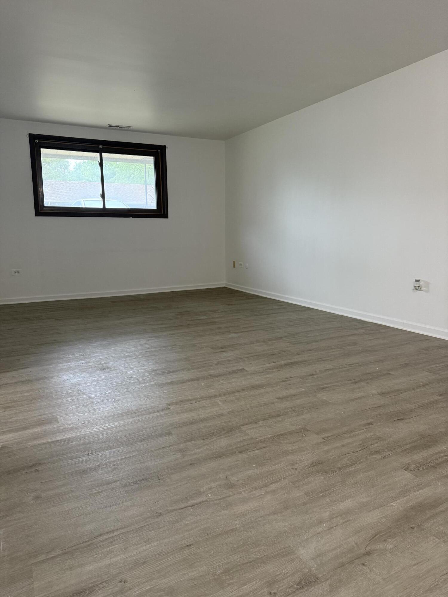 Schererville, Indiana 46375, United States, 2 Bedrooms Bedrooms, ,1 BathroomBathrooms,Residential,Active,133124