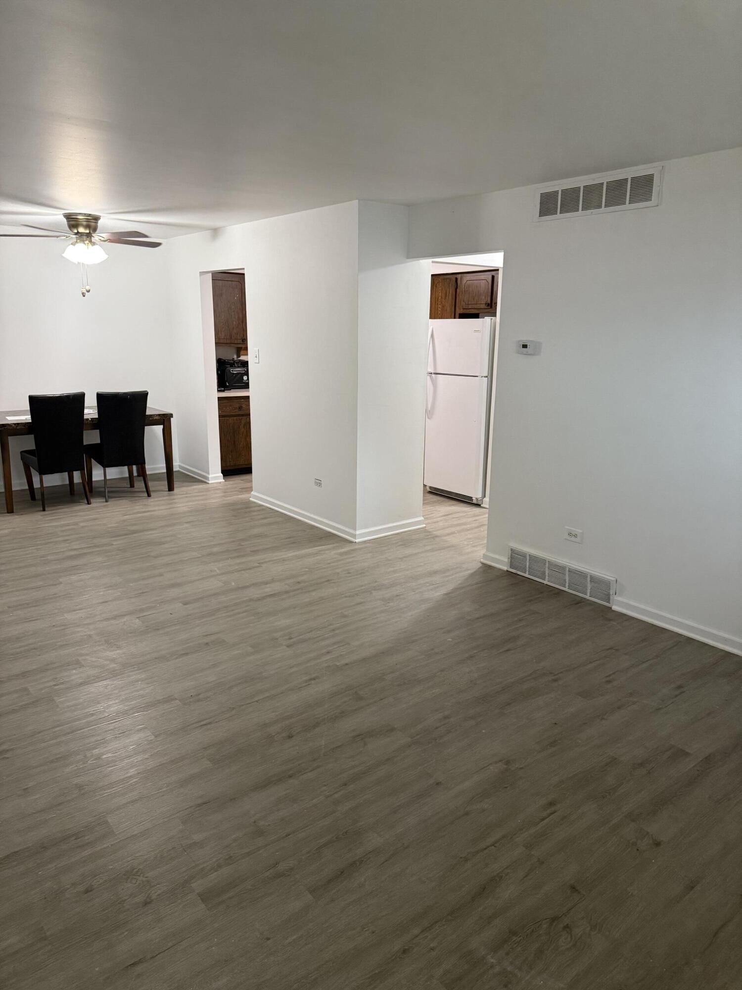 Schererville, Indiana 46375, United States, 2 Bedrooms Bedrooms, ,1 BathroomBathrooms,Residential,Active,133124