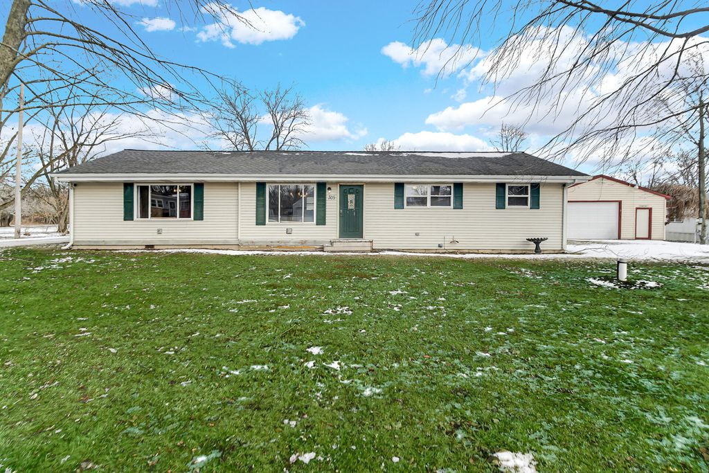 Photo of 305 E Jackson Street, Chesterton, IN 46304 (MLS # 834576)